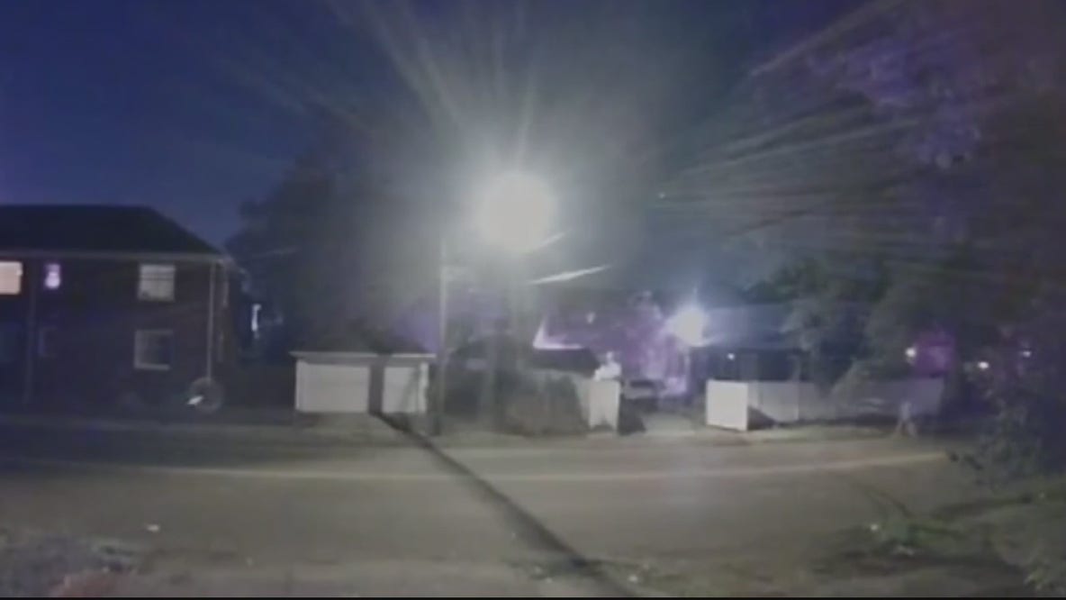 Attempted Detroit carjacker shoots at victim before fleeing